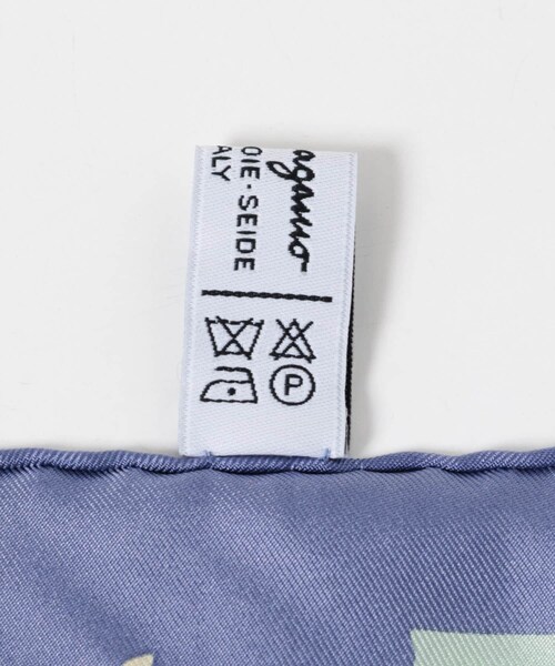 URBAN RESEARCH ROSSO（アーバンリサーチロッソ）の「VINTAGE　FERRAGAMOスカーフ（バンダナ/スカーフ・レディース・FLOWERBLUE・-）」の6枚目の写真