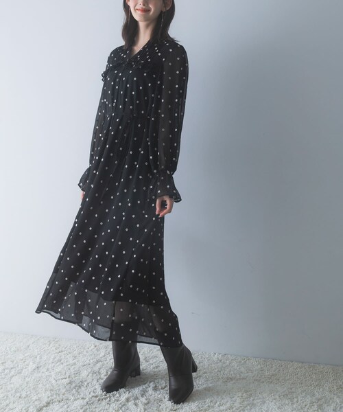 URBAN RESEARCH ROSSO（アーバンリサーチロッソ）の「『WEB限定』フラワー刺繍ピンタックフリルワンピース（ワンピース・レディース・BLACK・Free）」の7枚目の写真