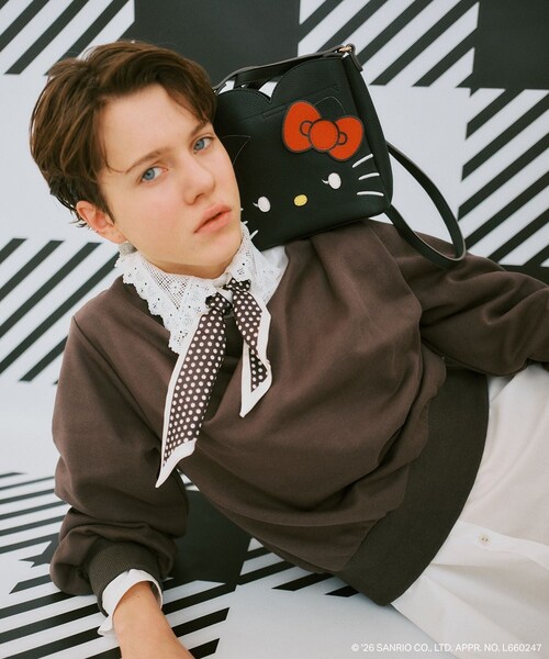 VIS（ビス）の「【HELLO KITTY×VIS】ダブルフェイスハートカットミニショルダーバッグ（ショルダーバッグ・レディース・ブラック/オフホワイト・F）」の7枚目の写真