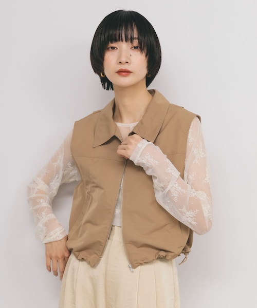 KBF（ケイビーエフ）の「コンパクトバルーンベスト（ベスト・レディース・BLACK/CAMEL・one）」の2枚目の写真