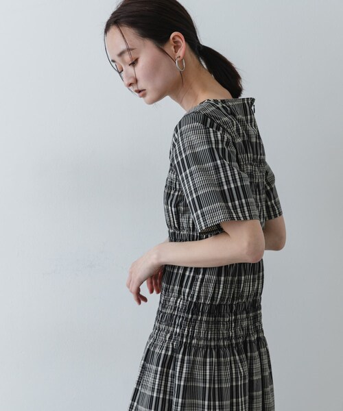 SENSE OF PLACE by URBAN RESEARCH（センスオブプレイスバイアーバンリサーチ）の「チェックシャーリングワンピース（ワンピース・レディース・BLK×OFF/BEG×BLK・One/COMPACT）」の5枚目の写真
