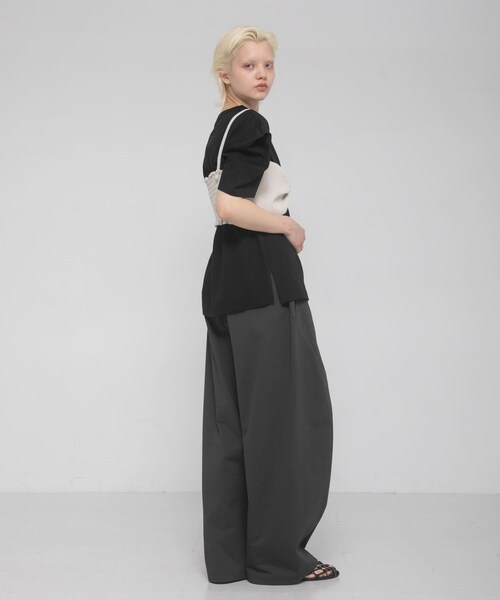 LAATO（ラート）の「tack sleeve tee（Tシャツ/カットソー・レディース・パール/インク/キャメル・Free）」の21枚目の写真