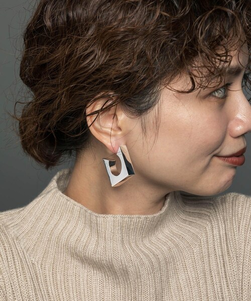 decor『デコール』　Square Curve Pierce