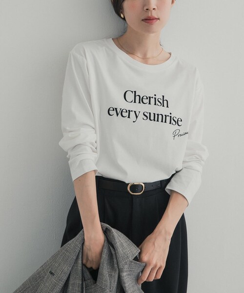URBAN RESEARCH DOORS（アーバンリサーチドアーズ）の「フロッキーロゴプリントロングTシャツ 26AW（Tシャツ/カットソー・レディース・OFF/CHARCOAL・Free）」の5枚目の写真