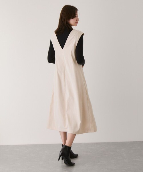 Jayro(ジャイロ)の「フロントベルトVネックワンピース(ワンピース・レディース・ブラック/オフホワイト/ダークブラウン/ピンク・M)」の15枚目の写真