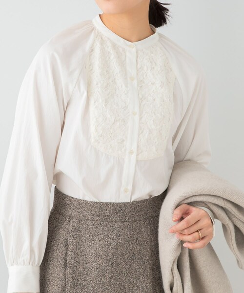 URBAN RESEARCH ROSSO（アーバンリサーチロッソ）の「F by ROSSO　モチーフレース切替ブラウス（シャツ/ブラウス・レディース・OFF WHITE/BLACK・FREE）」の6枚目の写真