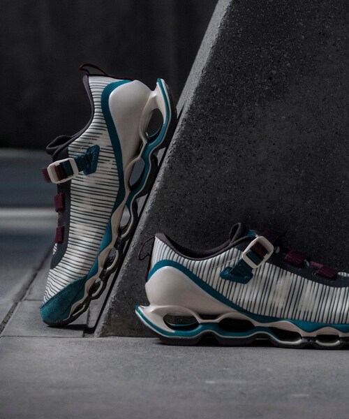 ADAM ET ROPE'(アダムエロペ)の「【MIZUNO(ミズノ)】WAVE PROPHECY STRAP2(スニーカー・レディース・チャコール/ライトグリーン・23/24/25)」の7枚目の写真