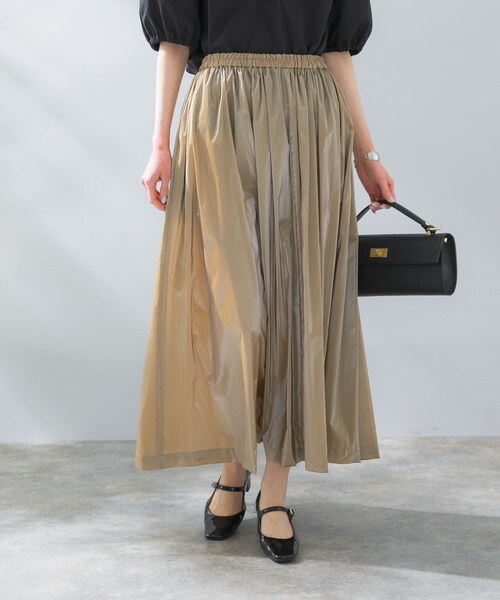 URBAN RESEARCH ROSSO（アーバンリサーチロッソ）の「グロッシーギャザースカート（スカート・レディース・BEIGE/GREIGE・FREE）」の19枚目の写真