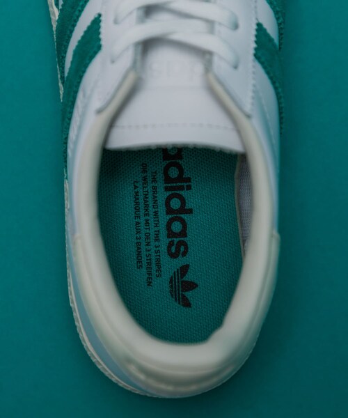 URBAN RESEARCH DOORS(アーバンリサーチドアーズ)の「『別注』adidas×DOORS HANDBALL SPEZIAL(スニーカー・レディース・WHT/GRN・22.5/23/23.5/24/24.5/25)」の6枚目の写真
