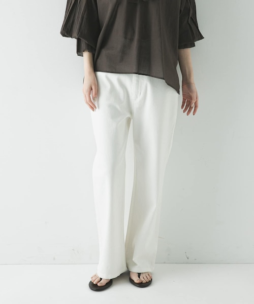 URBAN RESEARCH（アーバンリサーチ）の「『3サイズ展開』綿麻デニムストレートパンツ（デニムパンツ・レディース・WHITE/BLUE・36/38/40）」の2枚目の写真