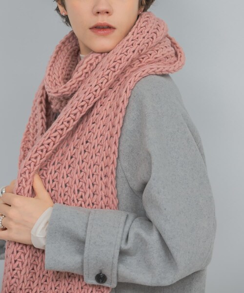 URBAN RESEARCH（アーバンリサーチ）の「Fratelli Talli　フリンジニットマフラー（マフラー・レディース・PINK/WHITE/NAVY・FREE）」の19枚目の写真