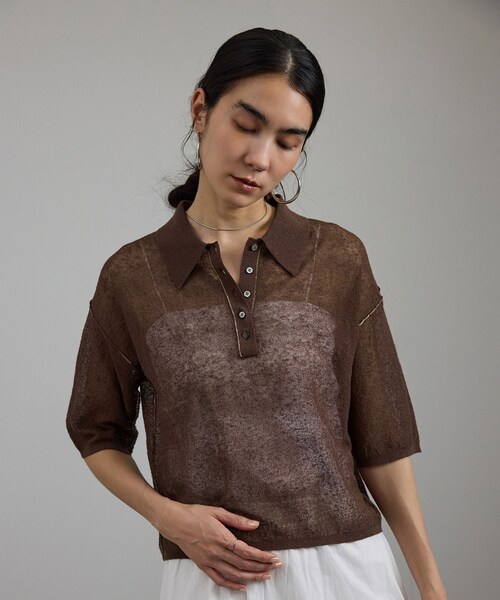 ADAM ET ROPE'(アダムエロペ)の「シアークレープクロップドポロシャツ(ポロシャツ・レディース・オフホワイト/ブラウン・F)」の2枚目の写真