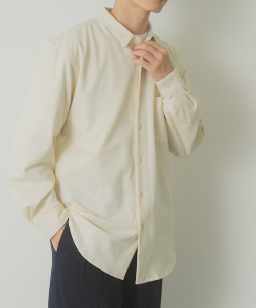 ITEMS URBANRESEARCH(アイテムズ アーバンリサーチ)の「360°stretchカットソーシャツ(シャツ/ブラウス・メンズ・OFF/DARK NAVY・M/L)」の5枚目の写真