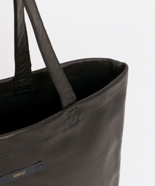 URBAN RESEARCH(アーバンリサーチ)の「AWAK TOTE-grain(トートバッグ・メンズ・BLK-B/BLK-W・One)」の9枚目の写真