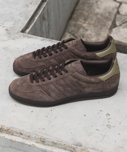 URBAN RESEARCH DOORS（アーバンリサーチドアーズ）の「adidas　Exclusive GAZELLE INDOOR（スニーカー・レディース・ダークブラウン・23/23.5/24/24.5/25）」の3枚目の写真