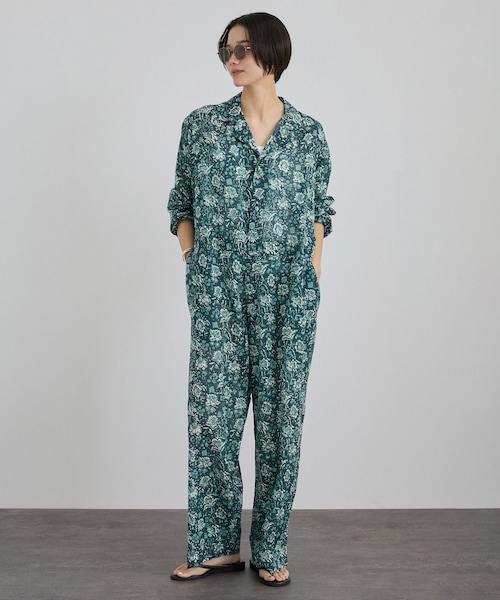 ADAM ET ROPE'(アダムエロペ)の「【J'aDoRe・一部店舗限定】【WONDER FULL LIFE/ワンダーフルライフ】トラベラーズオールインワン(つなぎ/オールインワン・レディース・グリーン系/ワイン系・S)」の2枚目の写真