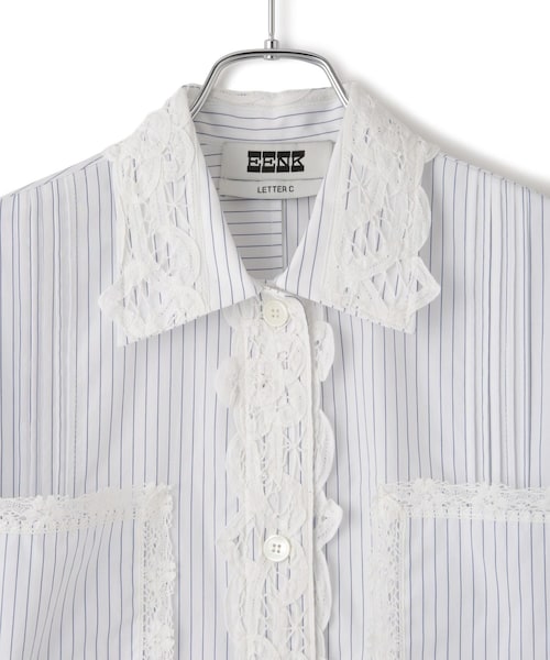 ADAM ET ROPE'（アダムエロペ）の「【J'aDoRe・一部店舗限定】【EENK（インク）】Lace Trim Shirts with Pocket（シャツ/ブラウス・レディース・ホワイト系/ブルー系・S）」の14枚目の写真