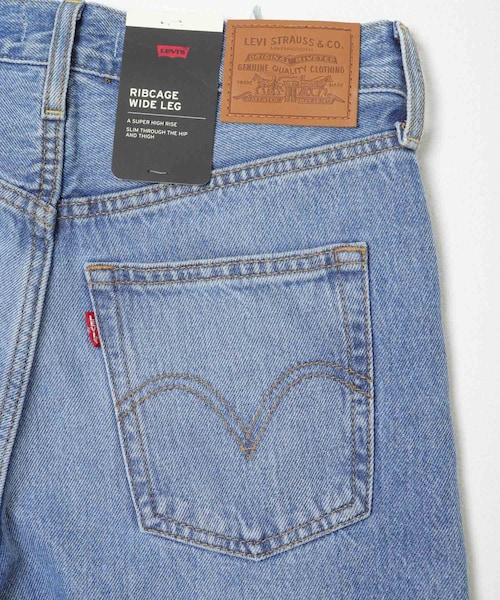 URBAN RESEARCH DOORS（アーバンリサーチドアーズ）の「LEVI’S　RIBCAGE WIDE LEG H（デニムパンツ・レディース・ライトブルー・24/25/26/27）」の8枚目の写真