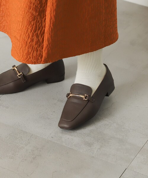 SENSE OF PLACE by URBAN RESEARCH(センスオブプレイスバイアーバンリサーチ)の「フェイクレザービットローファー(ローファー・レディース・BLACK/IVORY/BROWN・S/M/L/XL)」の3枚目の写真