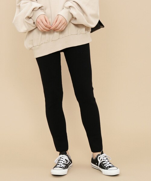 ADAM ET ROPE'(アダムエロペ)の「ソリッドスリットレギンス(レギンス/スパッツ・レディース・ブラック/キナリ/キャメル/ライトグリーン・F)」の2枚目の写真