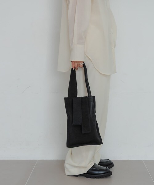 URBAN RESEARCH（アーバンリサーチ）の「『一部別注カラー』ITTI　MARY INSIDE OUT TOTE- S（トートバッグ・レディース・BLACK/RED/別注CURRY・-）」の8枚目の写真