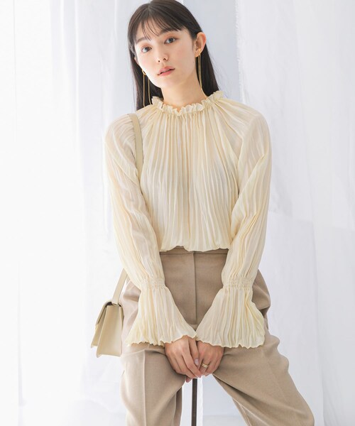 URBAN RESEARCH ROSSO（アーバンリサーチロッソ）の「2WAYプリーツブラウス（シャツ/ブラウス・レディース・OFF WHITE/BLUE/BLACK・FREE）」の4枚目の写真