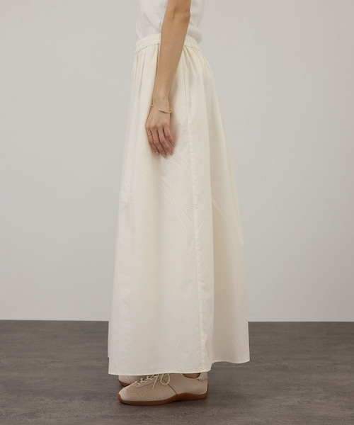 ADAM ET ROPE'（アダムエロペ）の「コーティングギャザータックスカート / セットアップ対応（スカート・レディース・ホワイト/ネイビー系・F）」の9枚目の写真