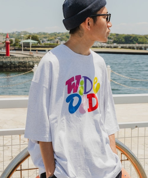 URBAN RESEARCH（アーバンリサーチ）の「Wide Dad GRAPHIC T-SHIRTS