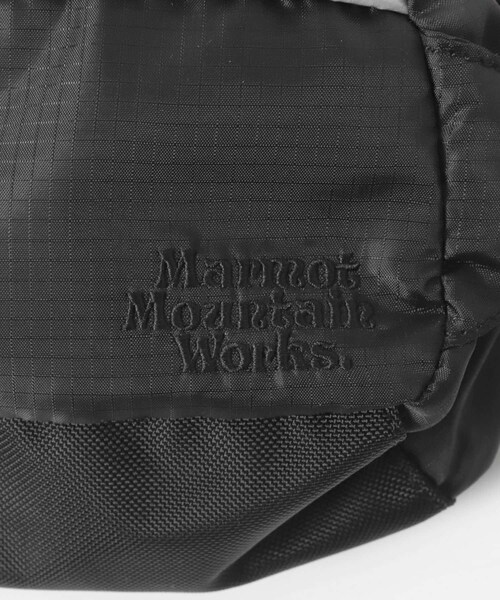 URBAN RESEARCH DOORS(アーバンリサーチドアーズ)の「『別注』Marmot×DOORS BODY BAG(ボディバッグ/ウエストポーチ・メンズ・BLACK/GRAY/NAVY・One)」の11枚目の写真