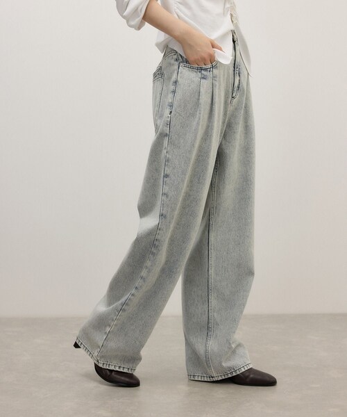 ADAM ET ROPE'(アダムエロペ)の「【WEB限定】ポケットタックセミワイドデニム(デニムパンツ・レディース・ネイビー/ブルー系・34/36/38)」の17枚目の写真