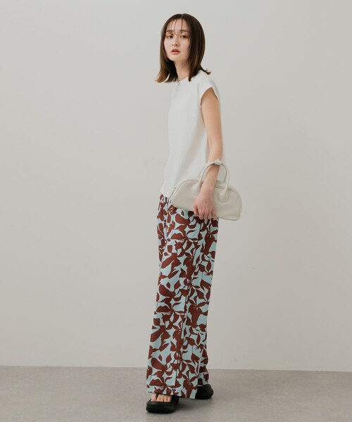 SENSE OF PLACE by URBAN RESEARCH(センスオブプレイスバイアーバンリサーチ)の「ラウンドスクエアボストンバッグ(ボストンバッグ・レディース・IVORY/BLACK/RED・one)」の7枚目の写真