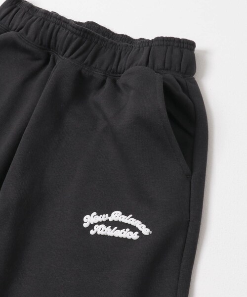 URBAN RESEARCH DOORS（アーバンリサーチドアーズ）の「NEW BALANCE　フリースバレルレッグパンツ（スウェットパンツ・レディース・BK/PEF・S）」の13枚目の写真