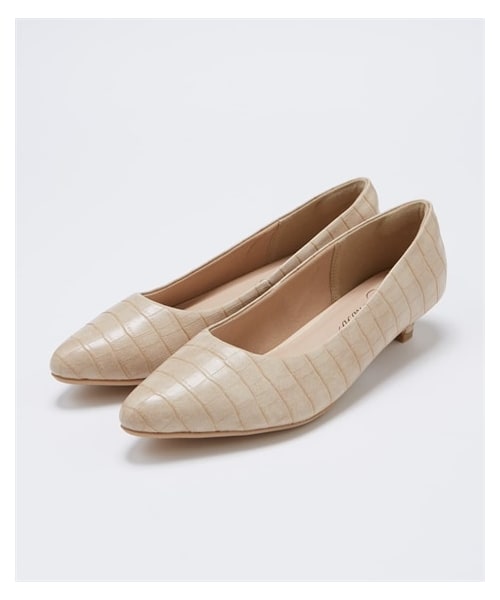 nissen（ニッセン）の「【ゆったり幅広】ポインテッドトゥローヒールパンプス（低反発中敷）（ワイズ４Ｅ）（パンプス・メンズ・黒(スムース)/キャメル(スムース)/アイボリー(スムース)/黒(スエード調)/グレー(スエード調)/アンティークシルバー/黒(エナメル調)/ピンクベージュ(エナメル調)/モカベージュ(スエード調)/ダスティーネイビー(スエード調)/グレージュ(スエード調)/ブルーグリーン(スエード調)/ダークブラウン(スエード調)/チェック柄/ブラウン(クロコ)/オーク(スムース)/ベージュ(クロコ)/ミント(スエード調)/ピンクベージュ(刺しゅう)/キャメル(メッシュ型押し)/【販売終了】ブラックチェック/オレンジブラウン(スエード調)/パイソン柄/アプリコット(スエード調)/ホワイト(型押し)/ブルーパープル(スエード調)/カーキ(スエード調)/ブラックチェック/オレンジキャメル(メッシュ型押し)/ブロンズ・23.0cm/4E/23.5cm/4E/24.0cm/4E/24.5cm/4E/25.0cm/4E/25.5cm/4E/26.0cm/4E/26.5cm/4E/27.0cm/4E）」の20枚目の写真