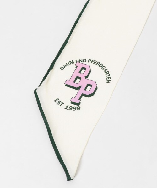 URBAN RESEARCH（アーバンリサーチ）の「BAUM UND PFERDGARTEN　SILK SCARF（バンダナ/スカーフ・レディース・EGRET BP・FREE）」の5枚目の写真