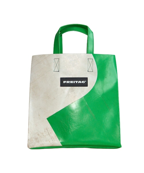 bonjour records(ボンジュールレコーズ)の「FREITAG/フライターグ SONNY SHOPPING BAG SMALL(トートバッグ・レディース・ブラック/ブラック系/スミクロ/チャコール/グレー/ライトグレー/グレー系/ホワイト/キャメル/キャメル系/ベージュ/グリーン・F)」の11枚目の写真