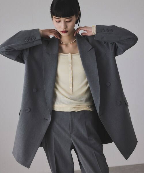 ADAM ET ROPE'(アダムエロペ)の「【サステナブル】ダブルブレストジャケット(テーラードジャケット・レディース・ブラック/グレー/ブラウン系・36/38)」の18枚目の写真
