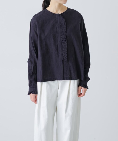 かぐれ（カグレ）の「コットンリネンフリルブラウス（シャツ/ブラウス・レディース・CHECK/NAVY/OFF・Free）」の2枚目の写真