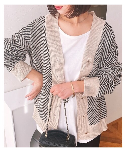 nissen（ニッセン）の「ジャガード柄ニットカーディガン（カーディガン/ボレロ・レディース・ベージュ×クロ/キナリ×オフ・F）」の2枚目の写真