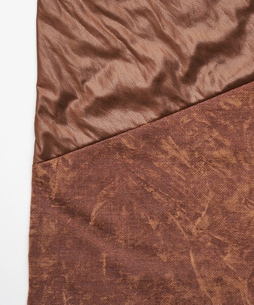 ADAM ET ROPE'（アダムエロペ）の「【J'aDoRe限定】【KIJIMA TAKAYUKI(キジマ タカユキ)】LEATHER LIKE TAFFETA PADDED SCARF（バンダナ/スカーフ・レディース・ブラック/キャメル・F）」の7枚目の写真