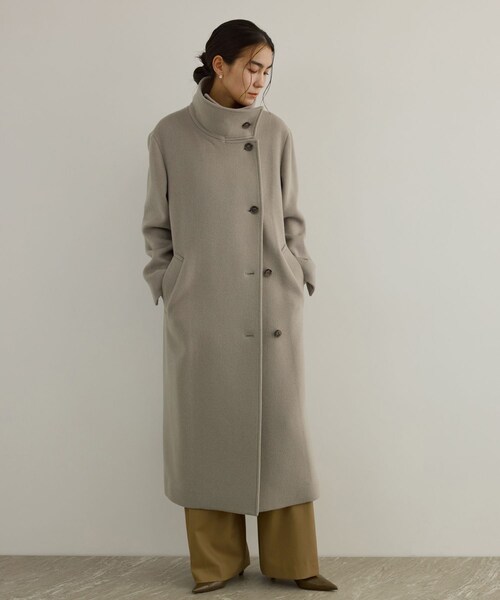 ADAM ET ROPE'(アダムエロペ)の「【WEB限定】スタンドカラー2WAYロングコート(ダウンジャケット/コート・レディース・チャコール/ライトグレー/ブラウン・F)」の8枚目の写真