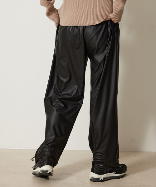 NERGY（ナージー）の「【イージーケア】Synthetic Leather イージータックパンツ（その他パンツ・レディース・ブラック・F/M/S）」の10枚目の写真