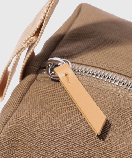 ADAM ET ROPE'(アダムエロペ)の「【Maison Margiela/メゾン マルジェラ】HIGH TECH POUCH(ハンドバッグ・メンズ・ベージュ・F)」の9枚目の写真
