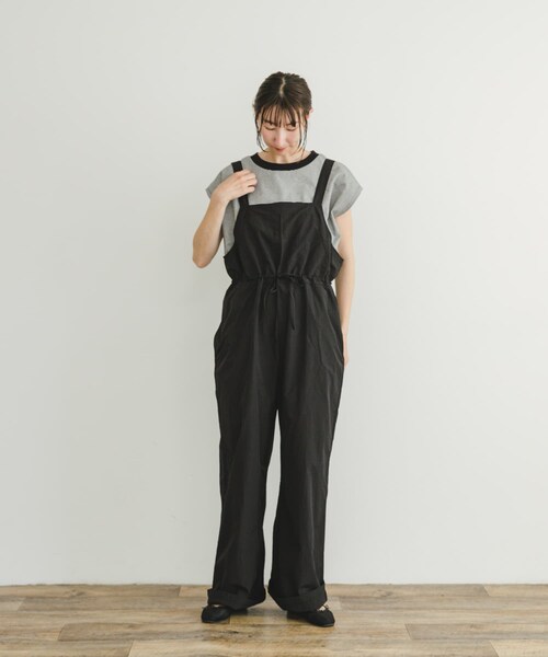 ITEMS URBANRESEARCH(アイテムズ アーバンリサーチ)の「ナイロンサロペット(サロペット/オーバーオール・レディース・BLK/BEG・FREE)」の4枚目の写真