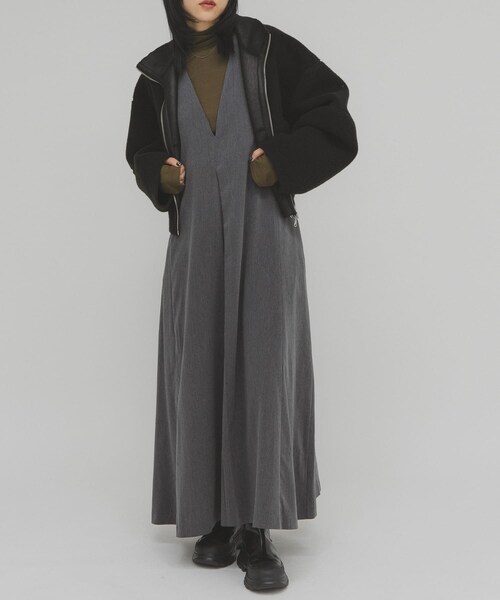 KBF（ケイビーエフ）の「『一部WEB限定カラー』2WAYフレアジャンパースカート（ワンピース・レディース・CHARCOAL/BLACK/BROWN×BLU/NAVY・36/38）」の3枚目の写真