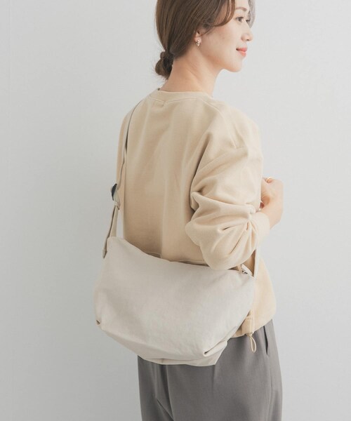 URBAN RESEARCH DOORS(アーバンリサーチドアーズ)の「ウォッシャブルミニショルダー(ショルダーバッグ・レディース・BLACK/L.BEIGE・One)」の11枚目の写真
