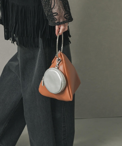 SENSE OF PLACE by URBAN RESEARCH（センスオブプレイスバイアーバンリサーチ）の「フープハンドルバッグ（ハンドバッグ・レディース・L.BLUE/BLACK/CAMEL・one）」の3枚目の写真