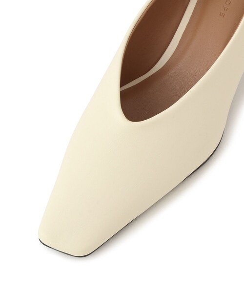 ADAM ET ROPE'（アダムエロペ）の「変形ヒール甲深パンプス（パンプス・レディース・ブラック/オフホワイト・23.0/23.5/24.0/24.5）」の19枚目の写真