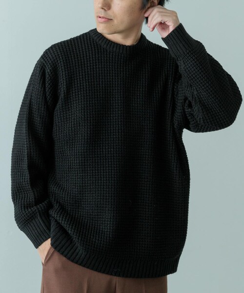 ITEMS URBANRESEARCH(アイテムズ アーバンリサーチ)の「ワッフル編み クルーネックニット(ニット/セーター・メンズ・OLV/OFF/BLK/CHA/MOC・S/M/L)」の18枚目の写真