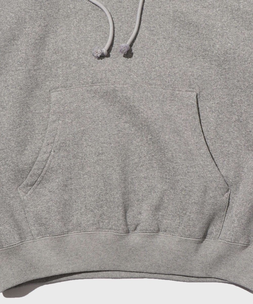 ADAM ET ROPE'(アダムエロペ)の「【AURALEE/オーラリー】SMOOTH SOFT BD SWEAT P/O PARKA(パーカー・メンズ・ブラック/ライトグレー・3/4)」の10枚目の写真