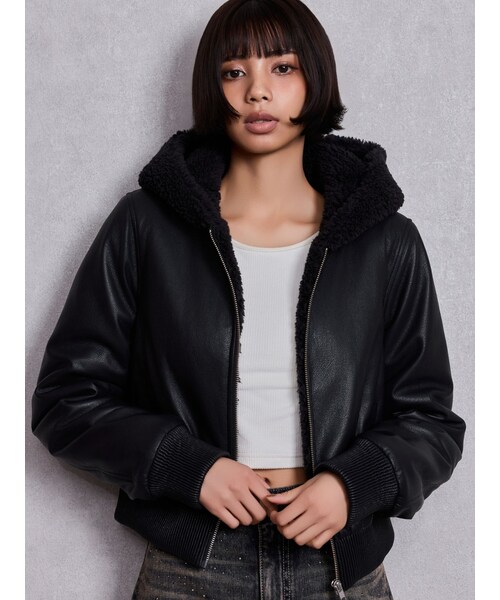 GYDA（ジェイダ）の「Hoodie Fake Leatherコート（ダウンジャケット/コート・レディース・アイボリー/ブラック/ミックス・F）」の10枚目の写真